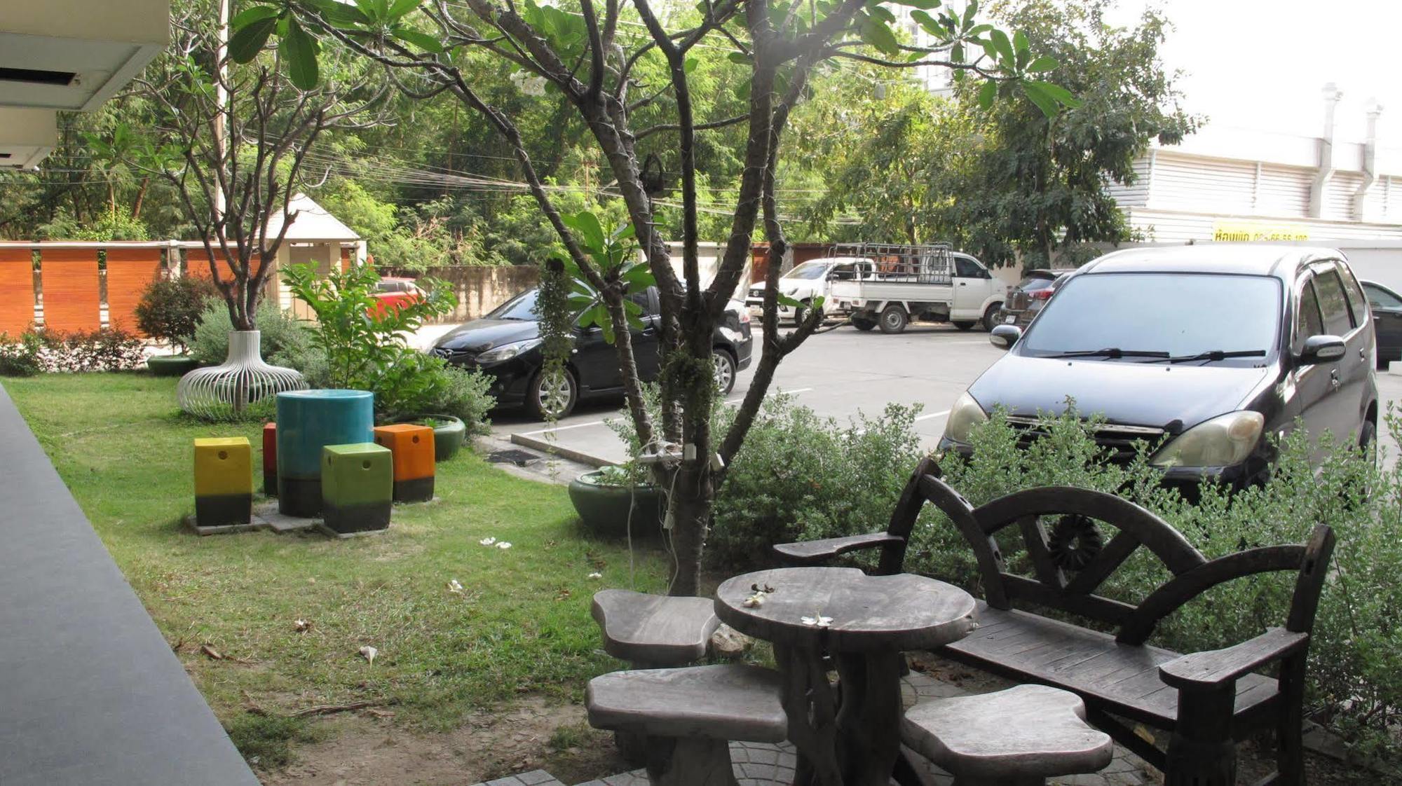 U431 Chaengwattana Hotel Nonthaburi Exterior photo